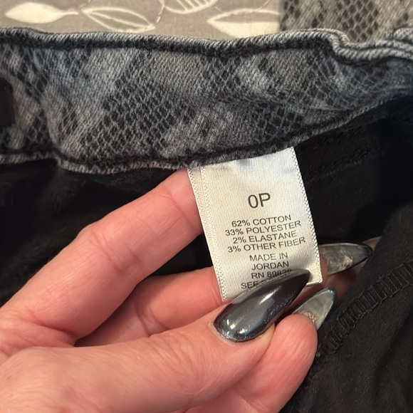 H by HALSTON women’s jeans, size 0Petite - Picture 9 of 9